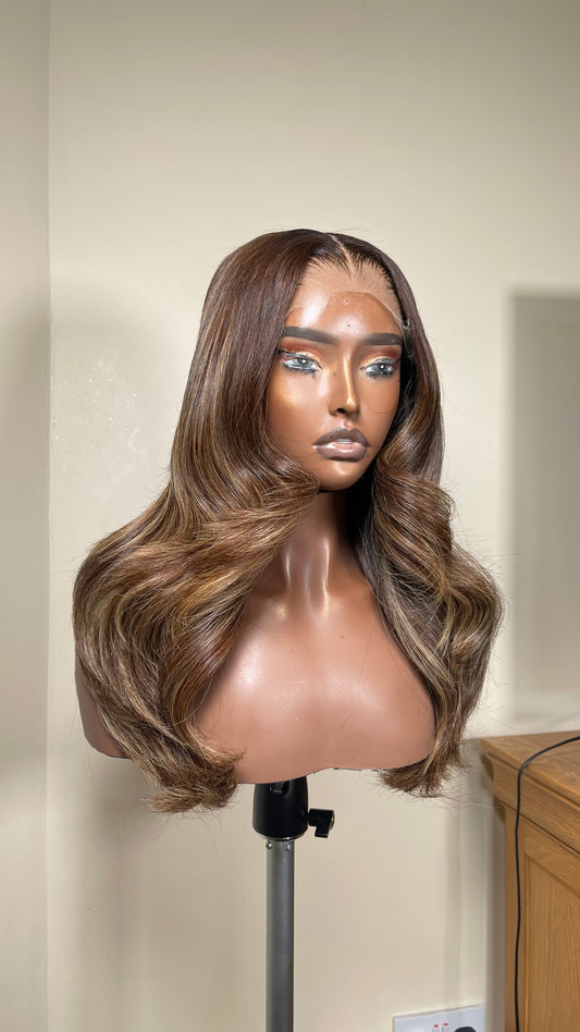 Amira (ready to ship)